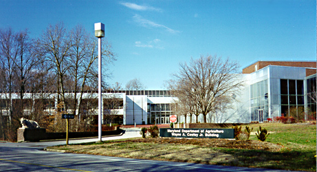 [color photograph of Department of Agriculture building]