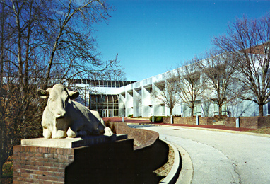 [color photograph of Department of Agriculture building]